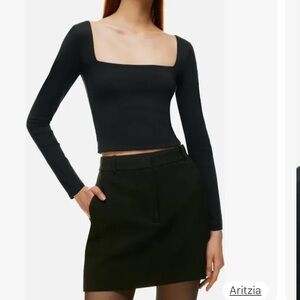 Babaton Contour Black Top